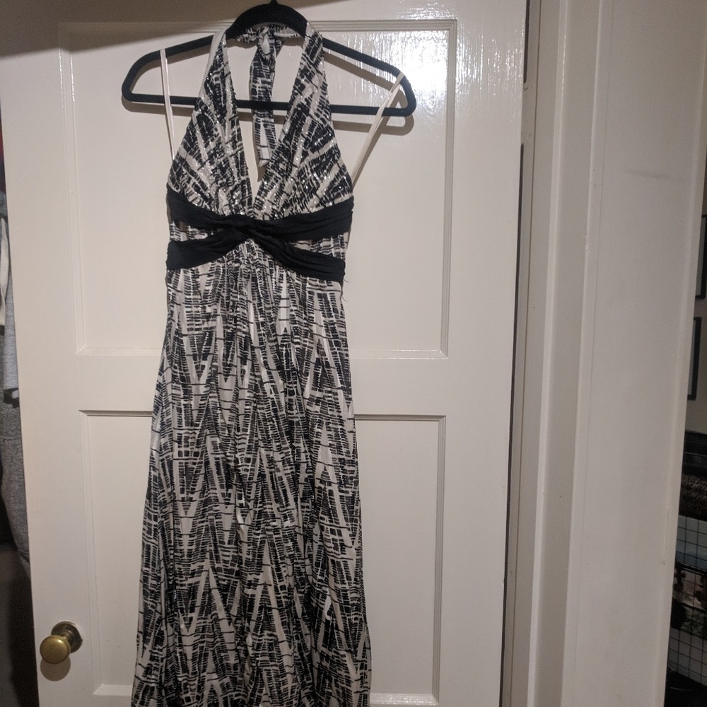 NEW BCBG MAX Azria Vapor Silk Woven Maxi Dress - Picture 2 of 8